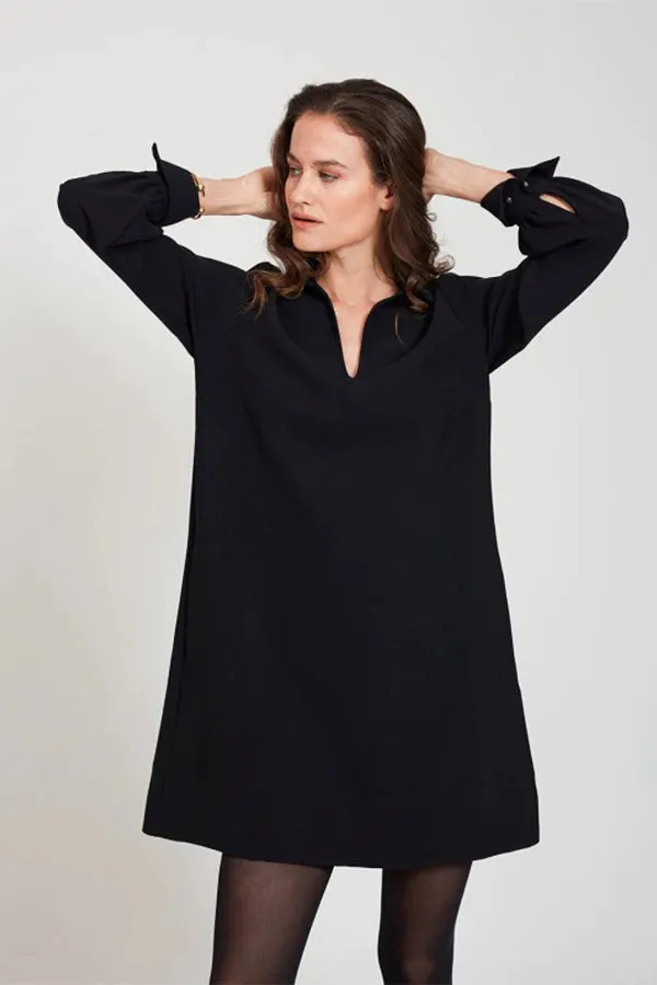 0039 ITALY MAXI LA Long Sleeve Crepe Dress in Black 