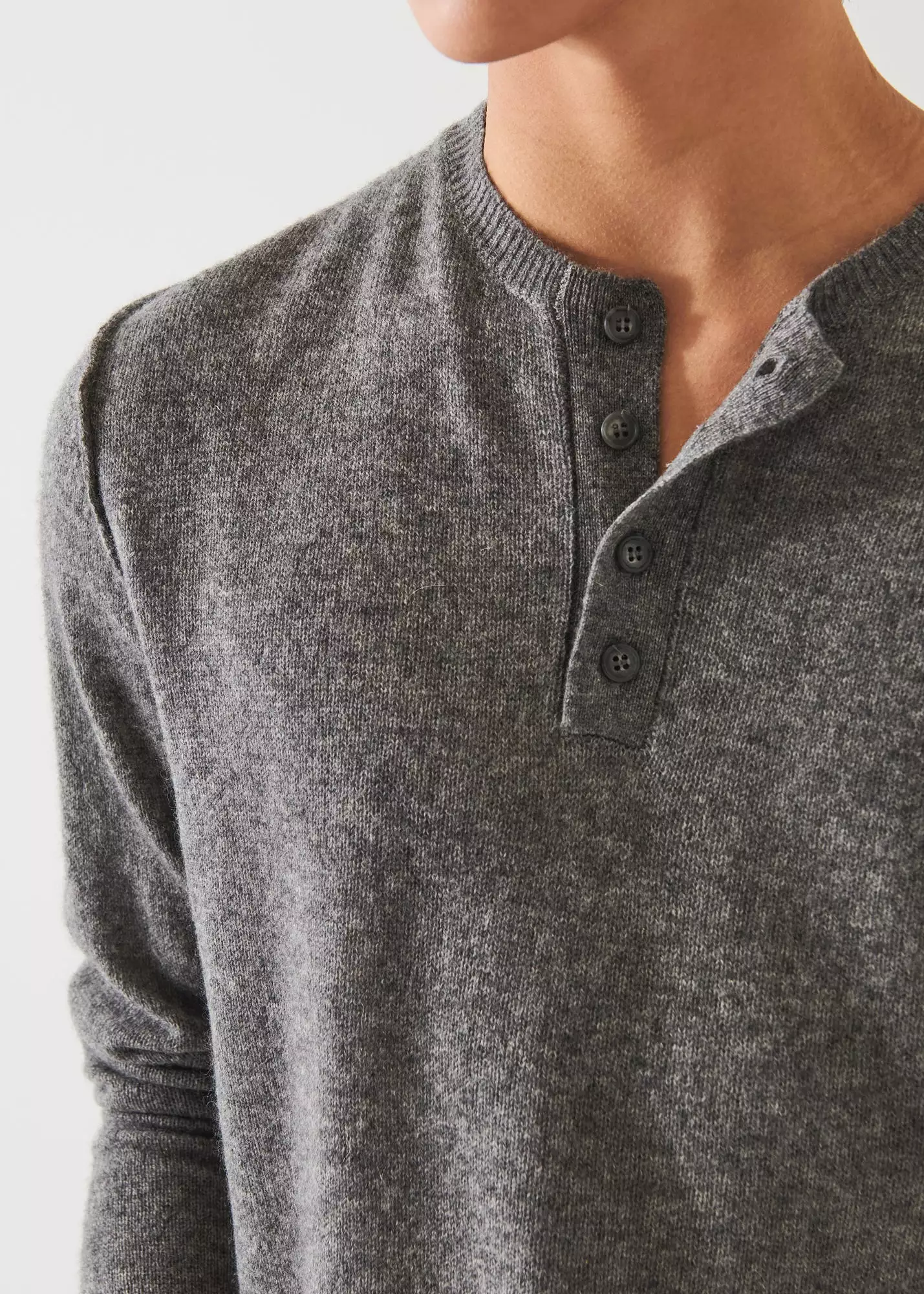 AIR CASHMERE HENLEY SWEATER