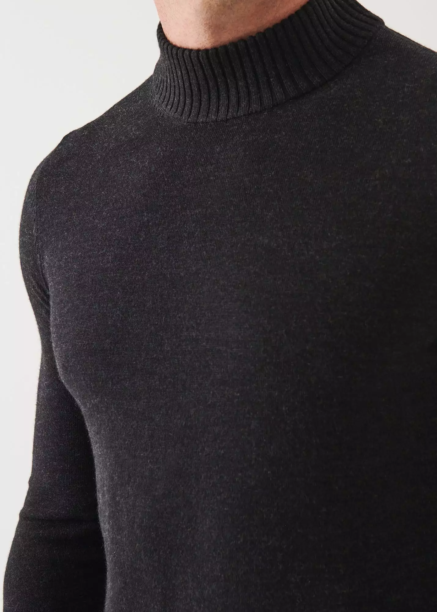 EXTRA-FINE MERINO MOCK NECK SWEATER