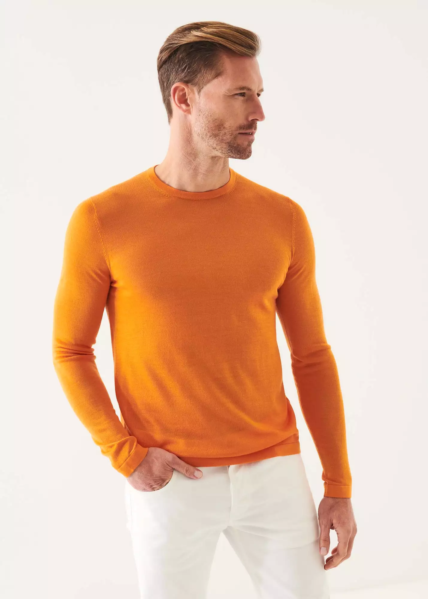 LIGHTWEIGHT MERINO BLEND CREWNECK SWEATER