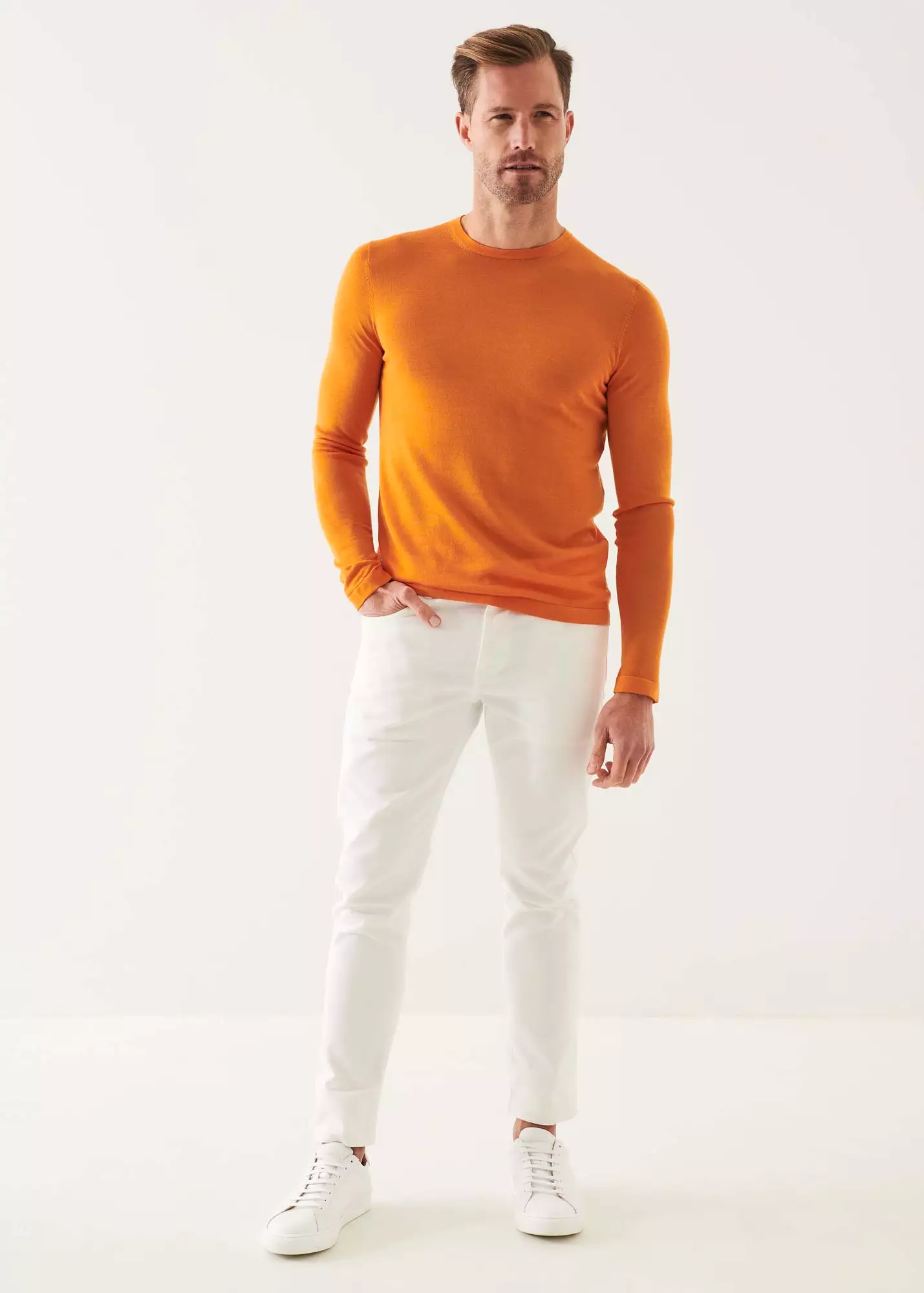 LIGHTWEIGHT MERINO BLEND CREWNECK SWEATER