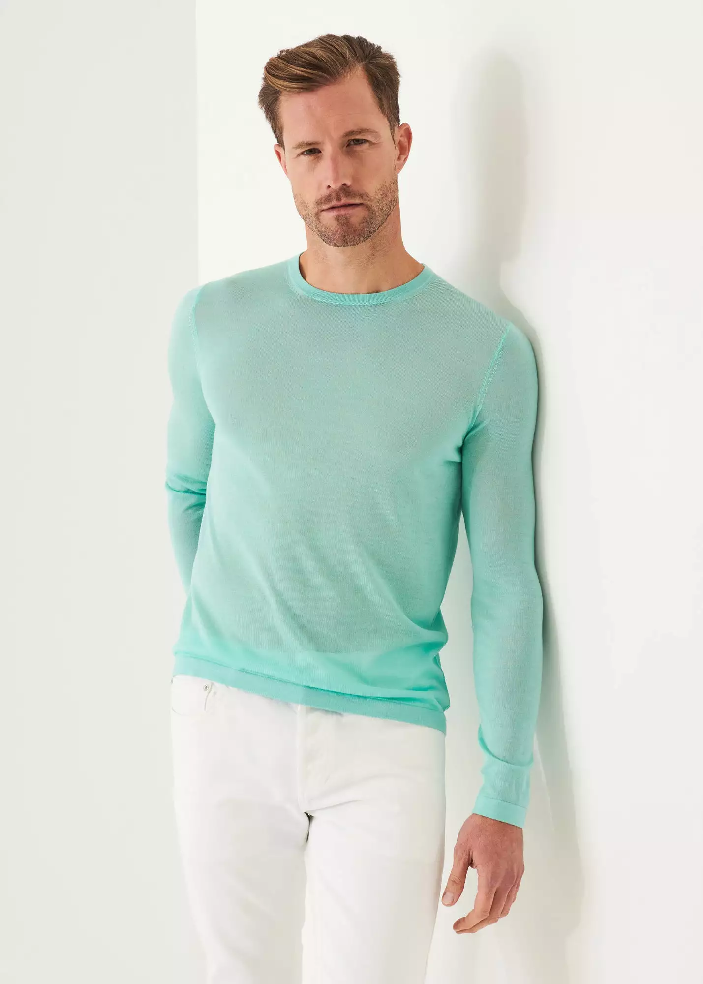 LIGHTWEIGHT MERINO BLEND CREWNECK SWEATER