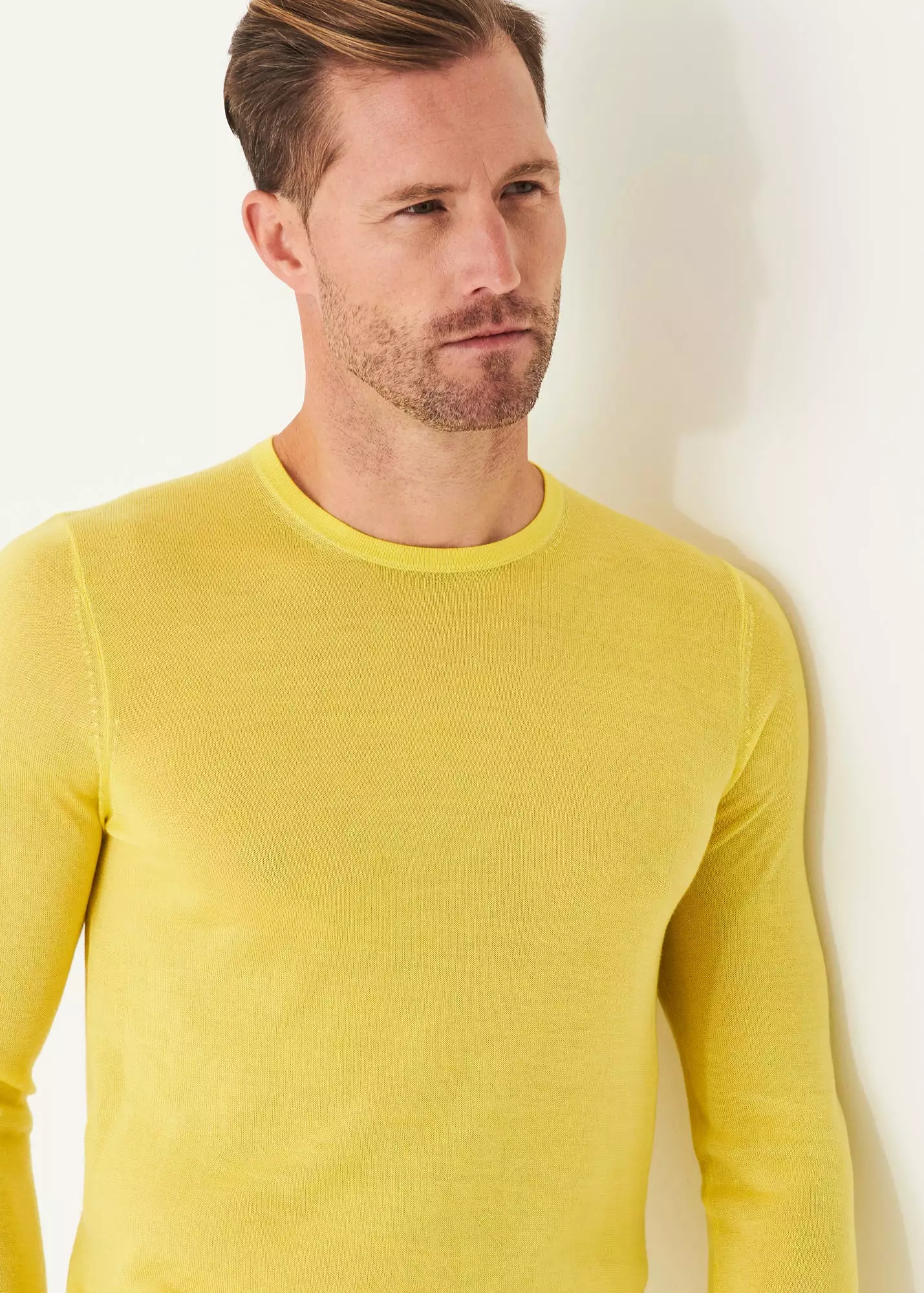 LIGHTWEIGHT MERINO BLEND CREWNECK SWEATER