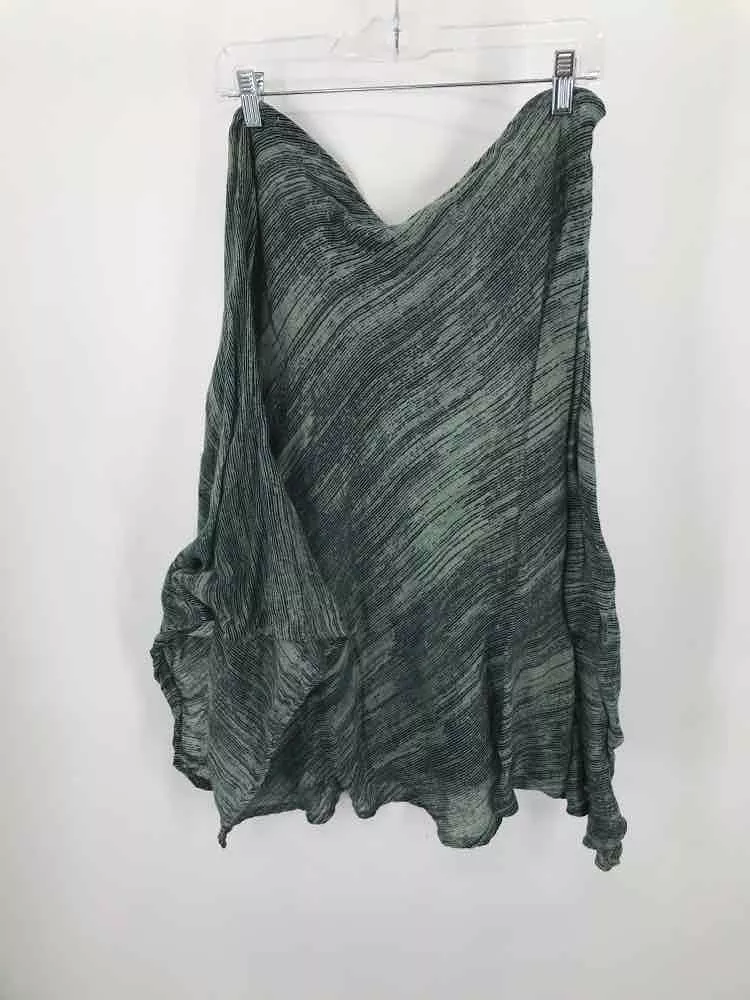 Pre-Owned H Halston Green Size One Size Shawl Sweater