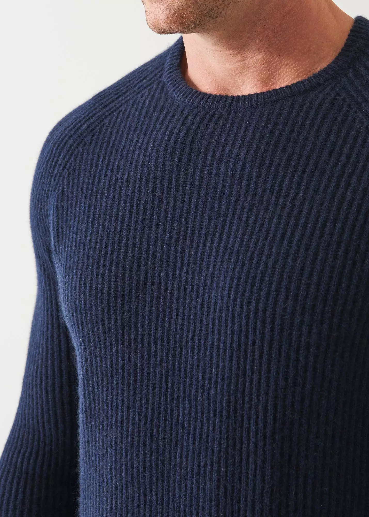 RIBBED CASHMERE CREWNECK