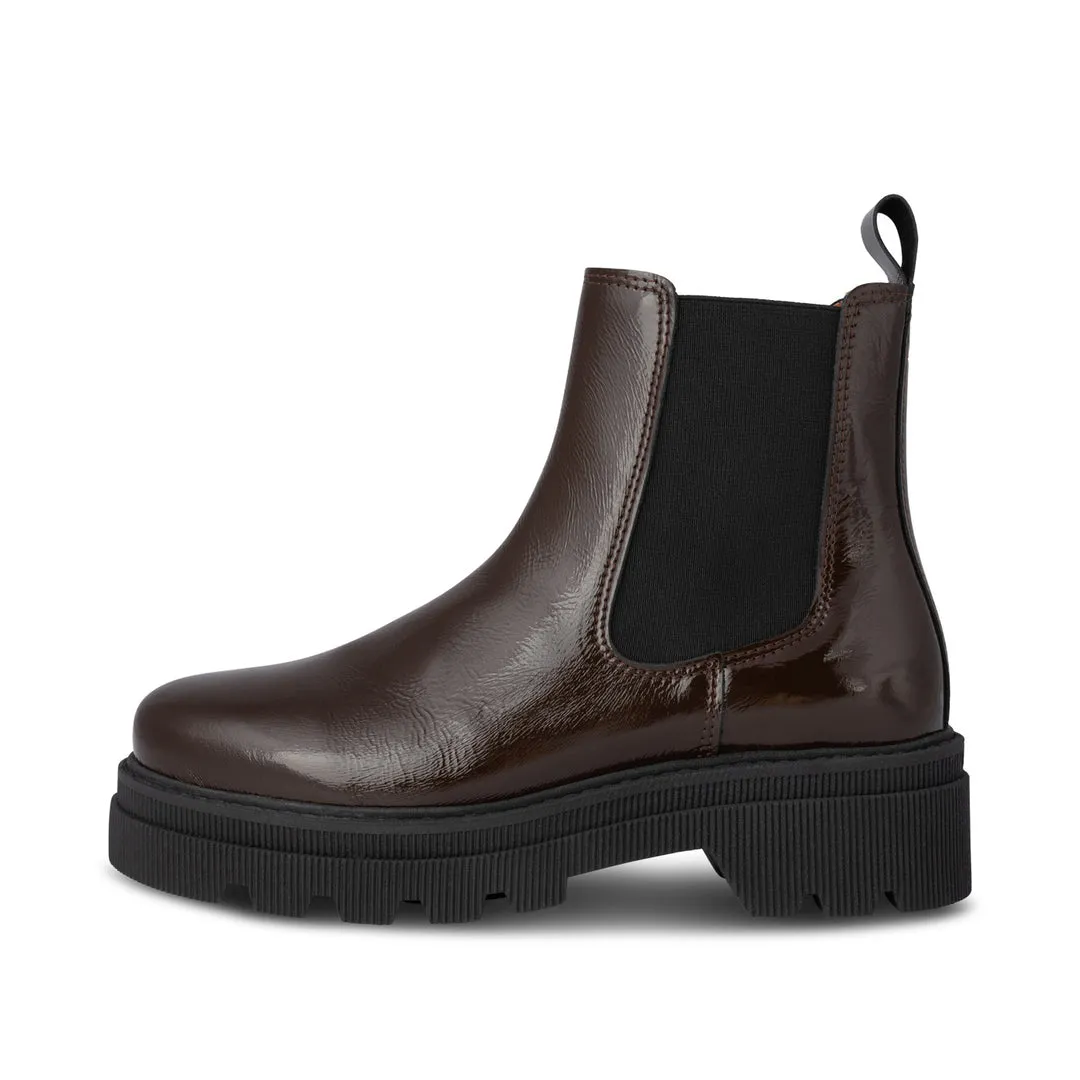 Sanna Chelsea Boot Patent Chocolate