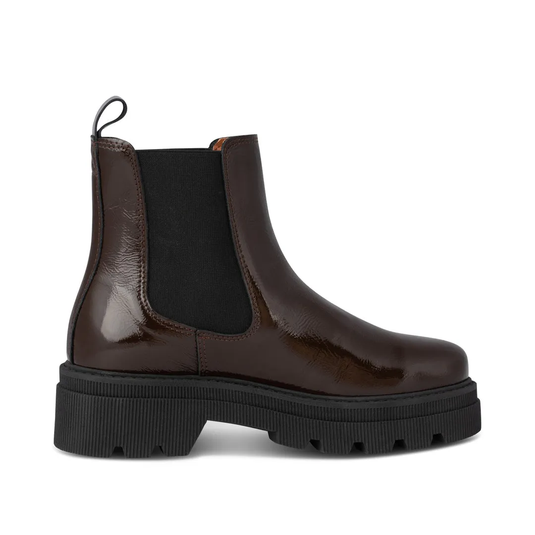 Sanna Chelsea Boot Patent Chocolate