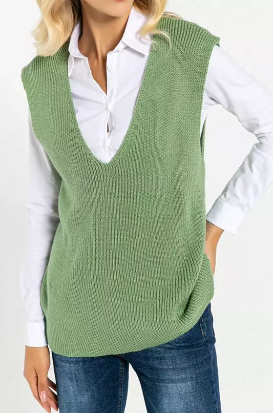 SLEEVLESS KNIT SWEATER