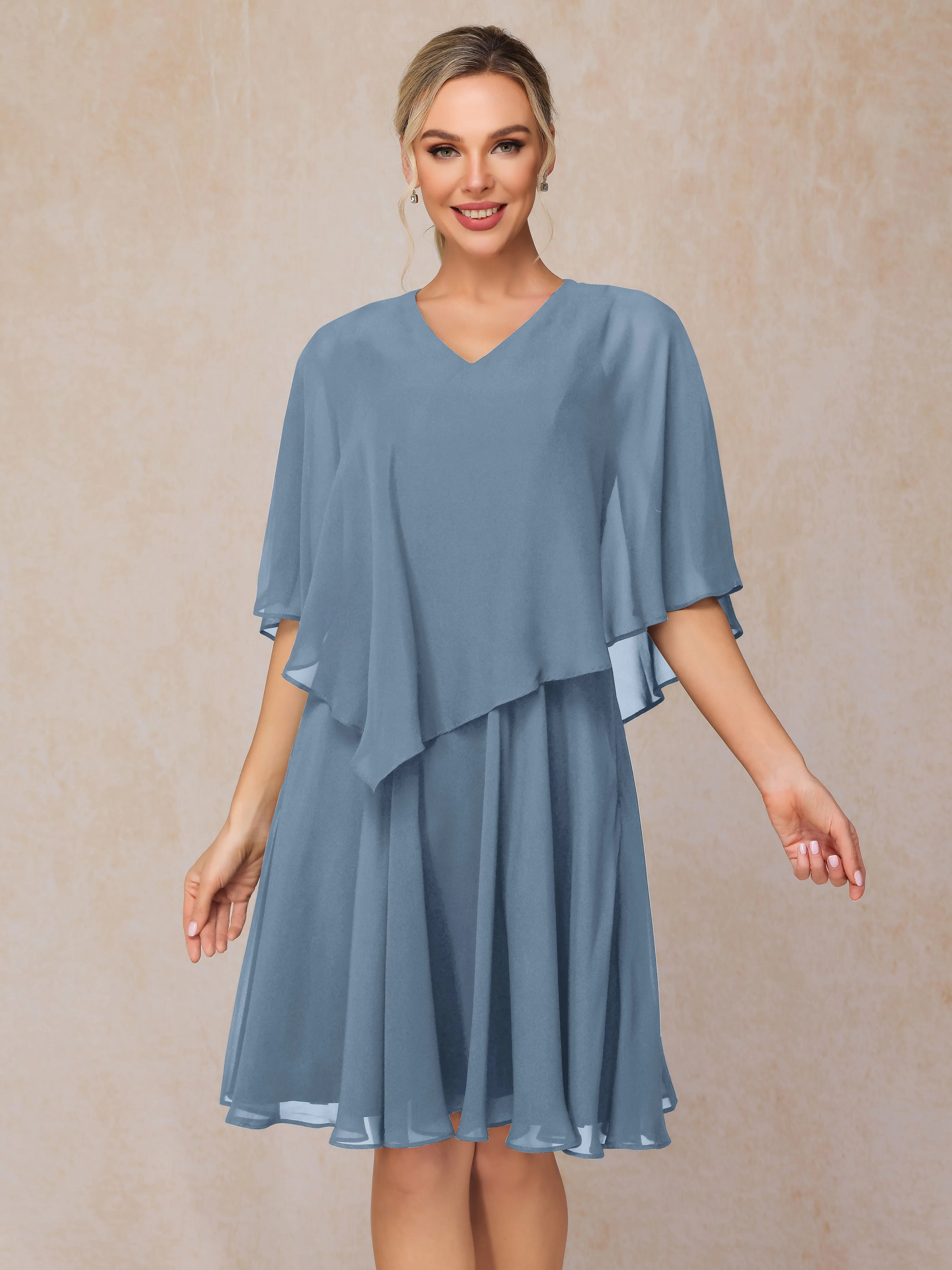 Trapèze Manches asymétriques Col V Mousseline Robe Mère de la Mariée avec cape