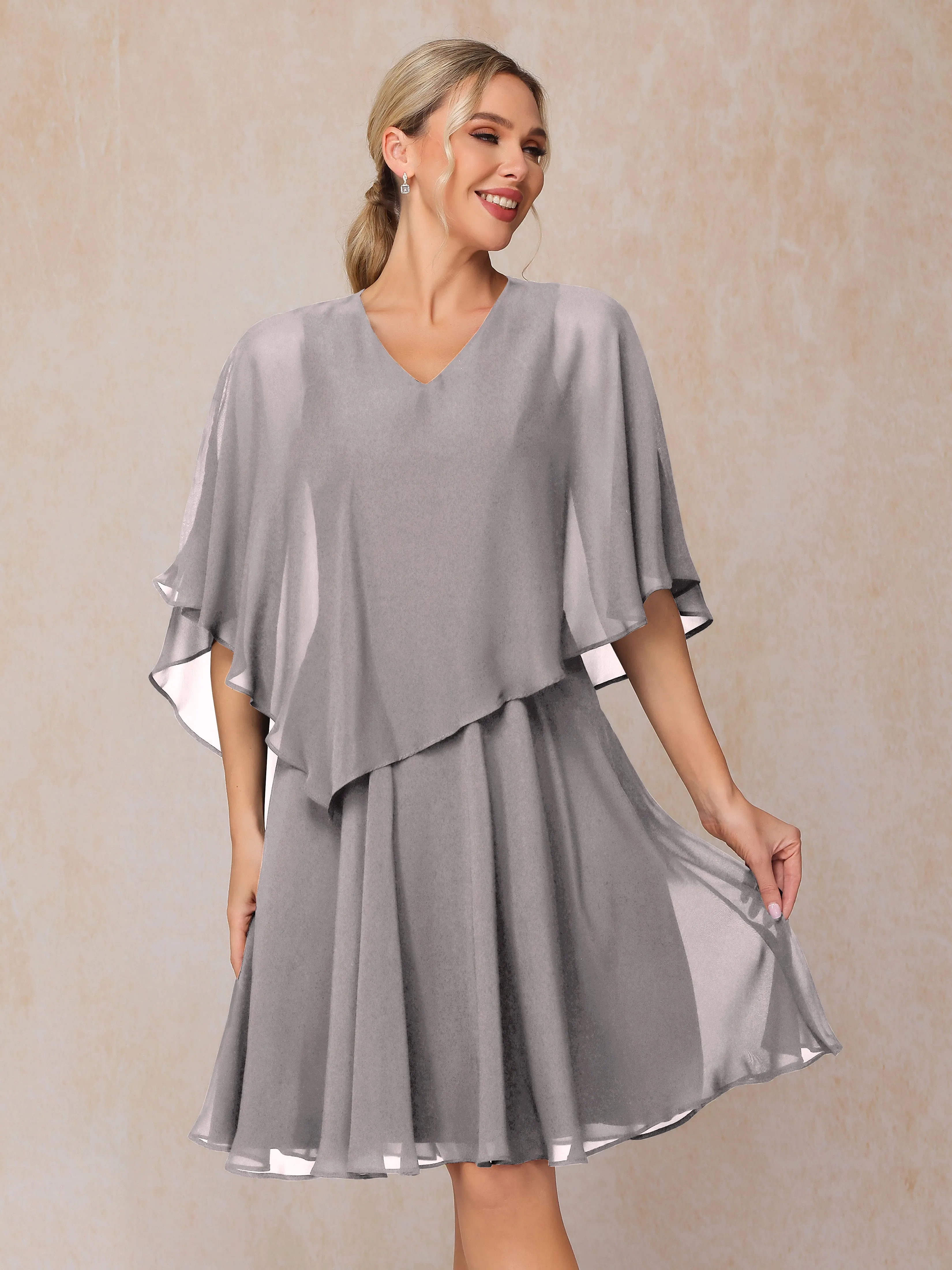 Trapèze Manches asymétriques Col V Mousseline Robe Mère de la Mariée avec cape