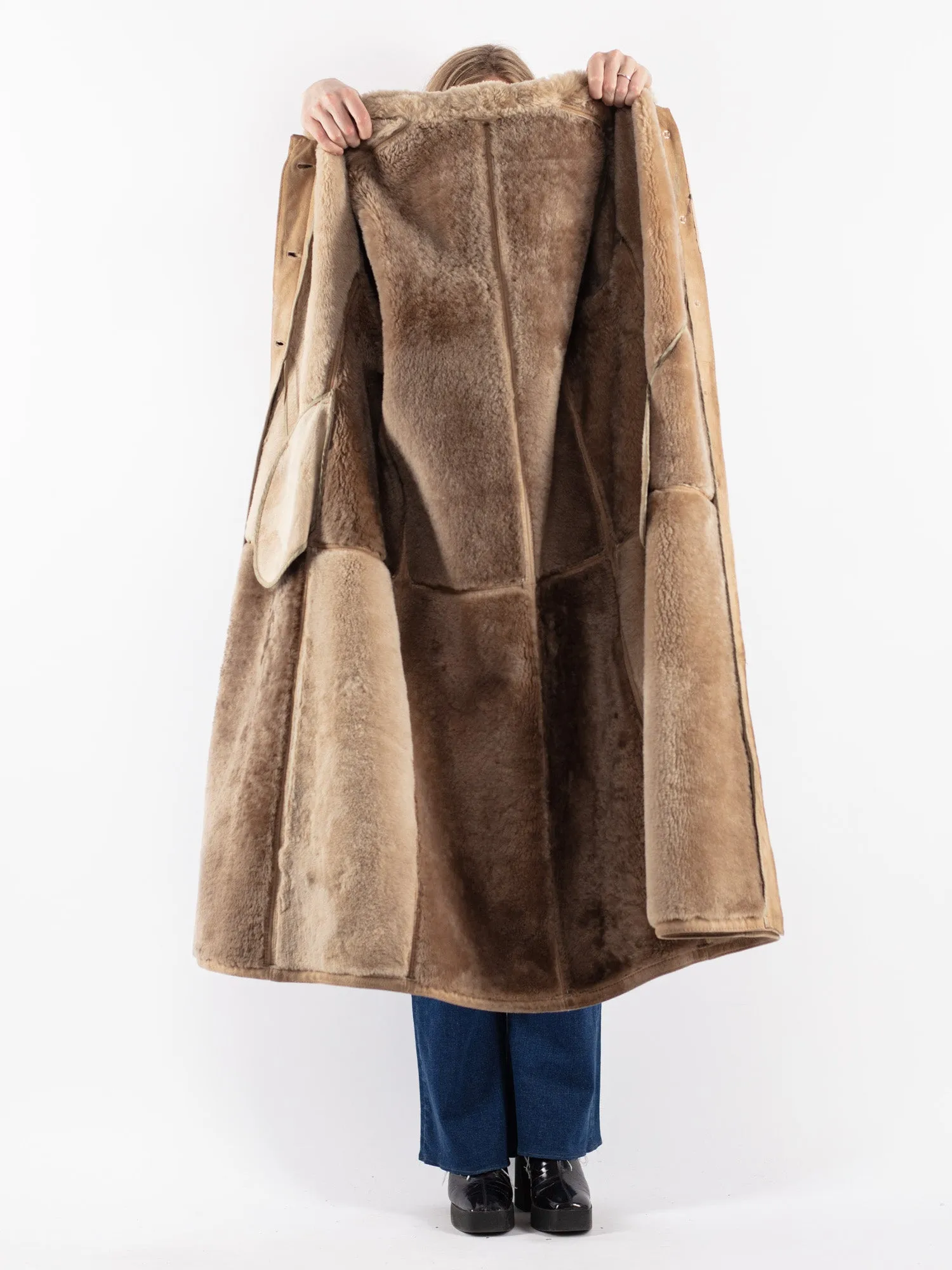 Vintage 70's Women Hooded Sheepskin Coat in Beige