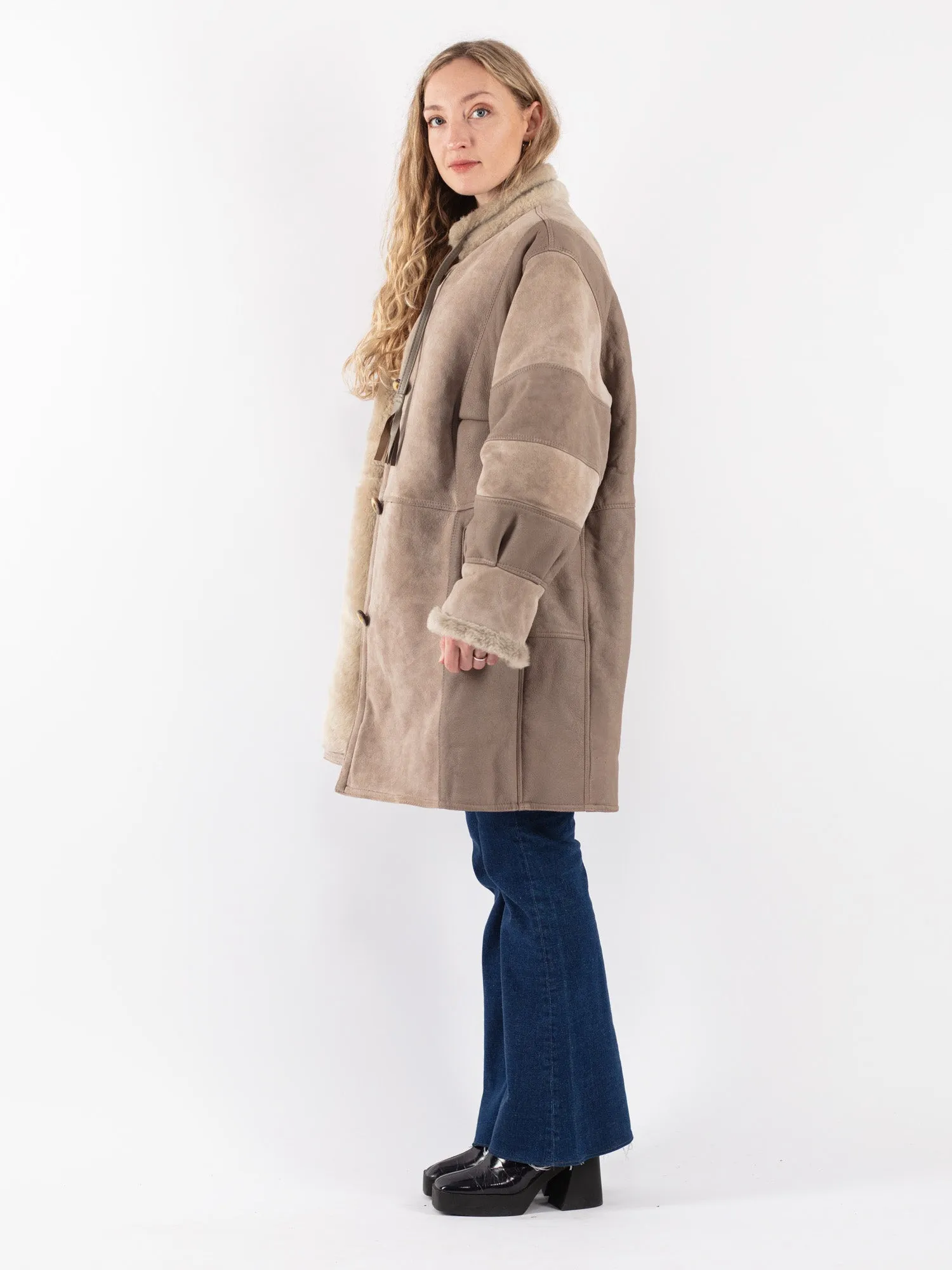 Vintage 80's Women Oversized Sheepskin Coat in Beige