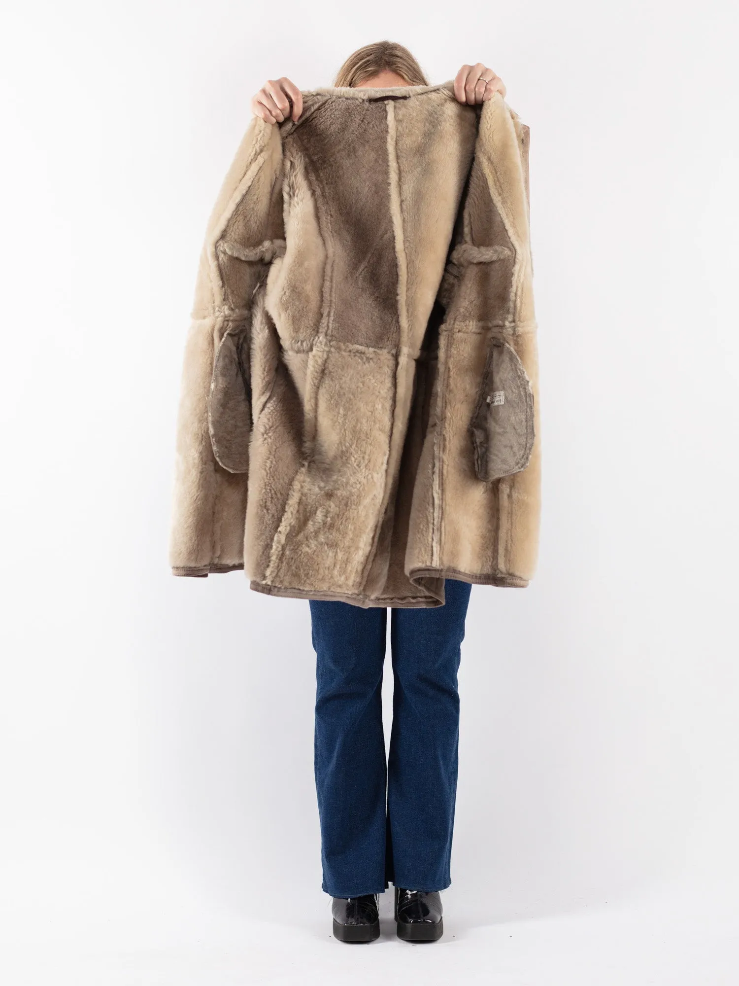 Vintage 80's Women Oversized Sheepskin Coat in Beige