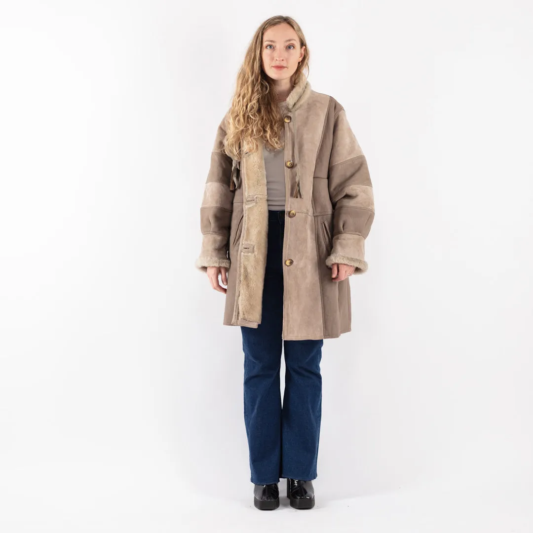 Vintage 80's Women Oversized Sheepskin Coat in Beige