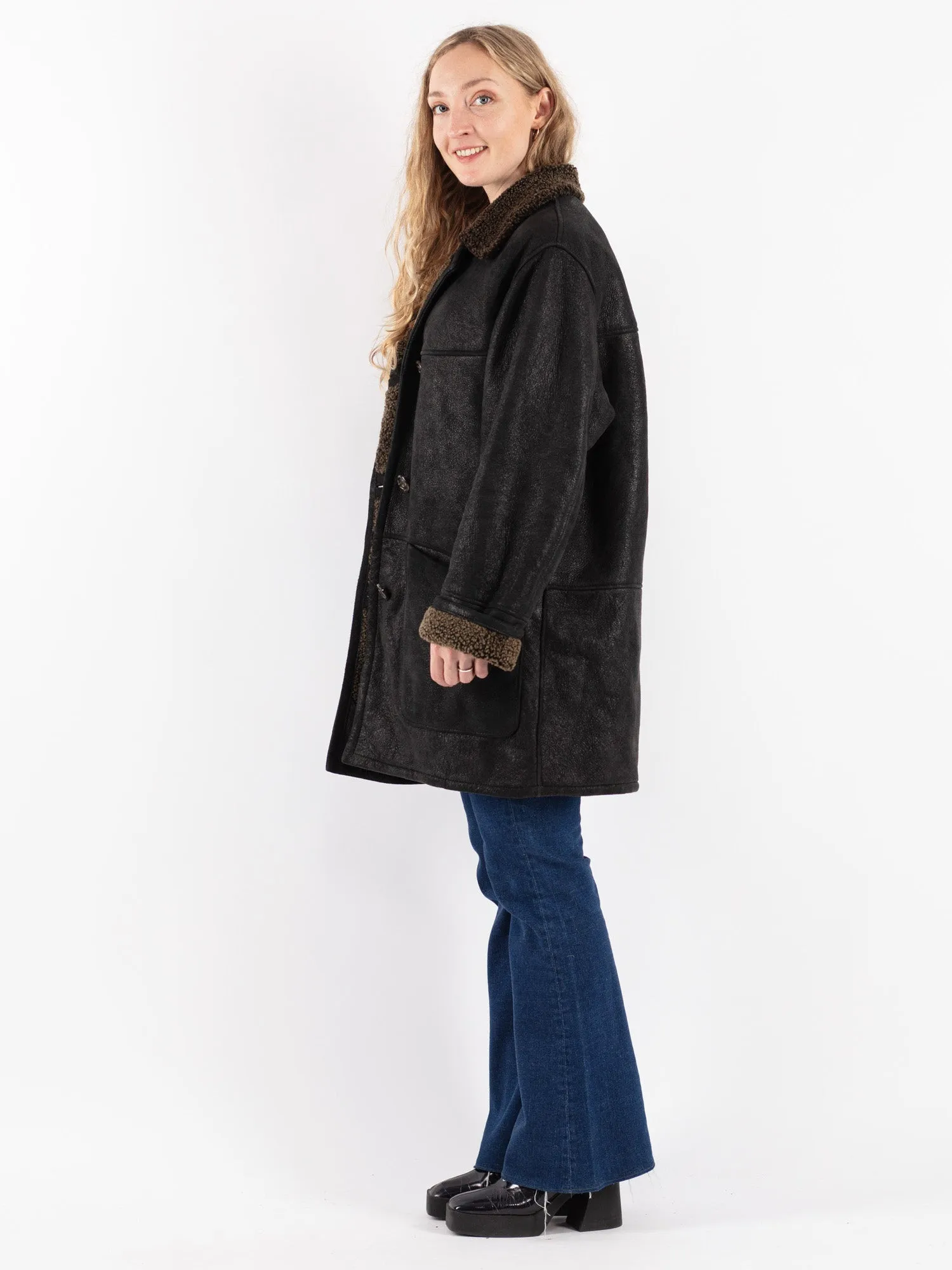 Vintage 80's Women Sheepskin Coat in Black