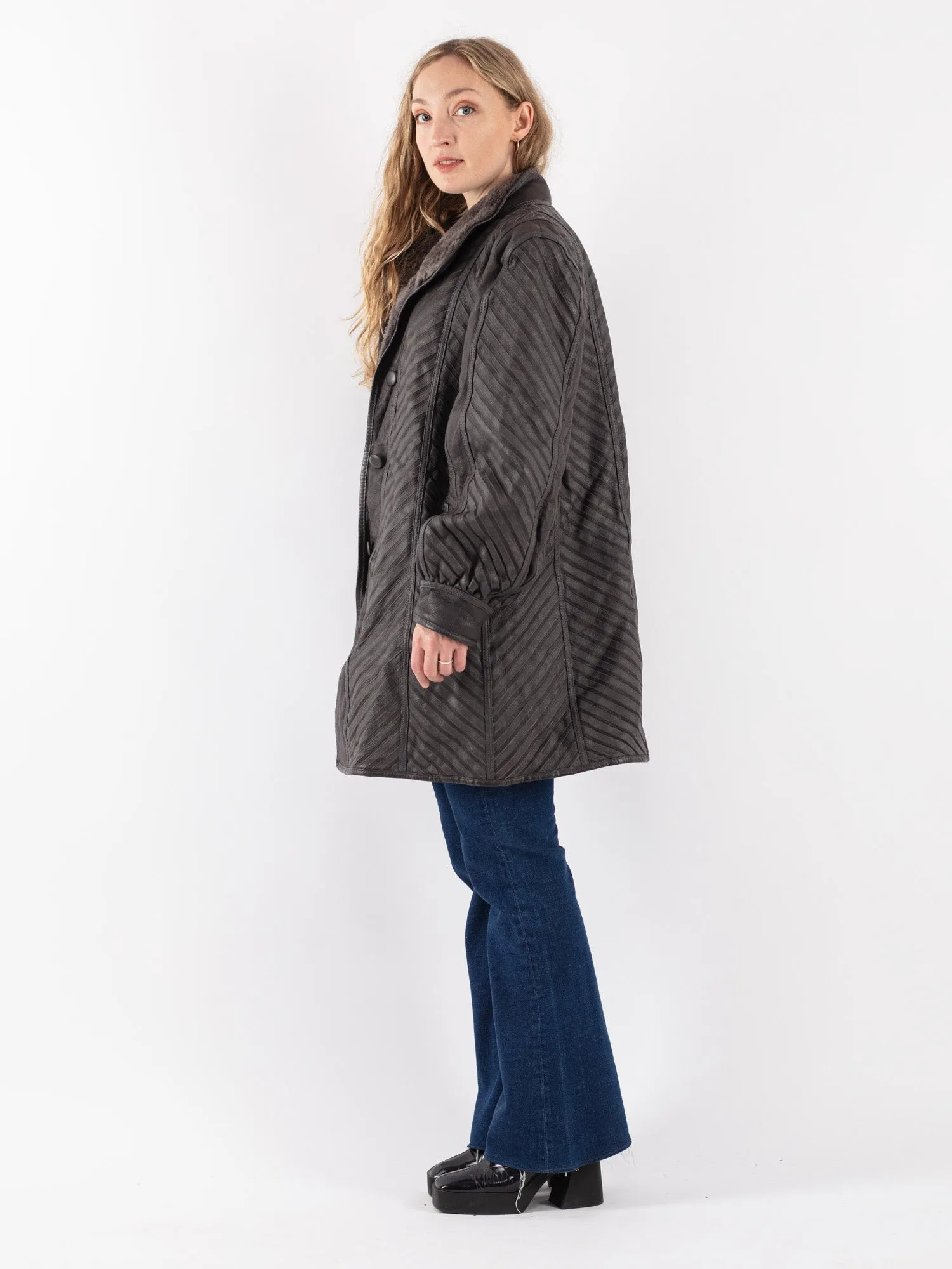 Vintage 80's Women Sheepskin Coat in Gray