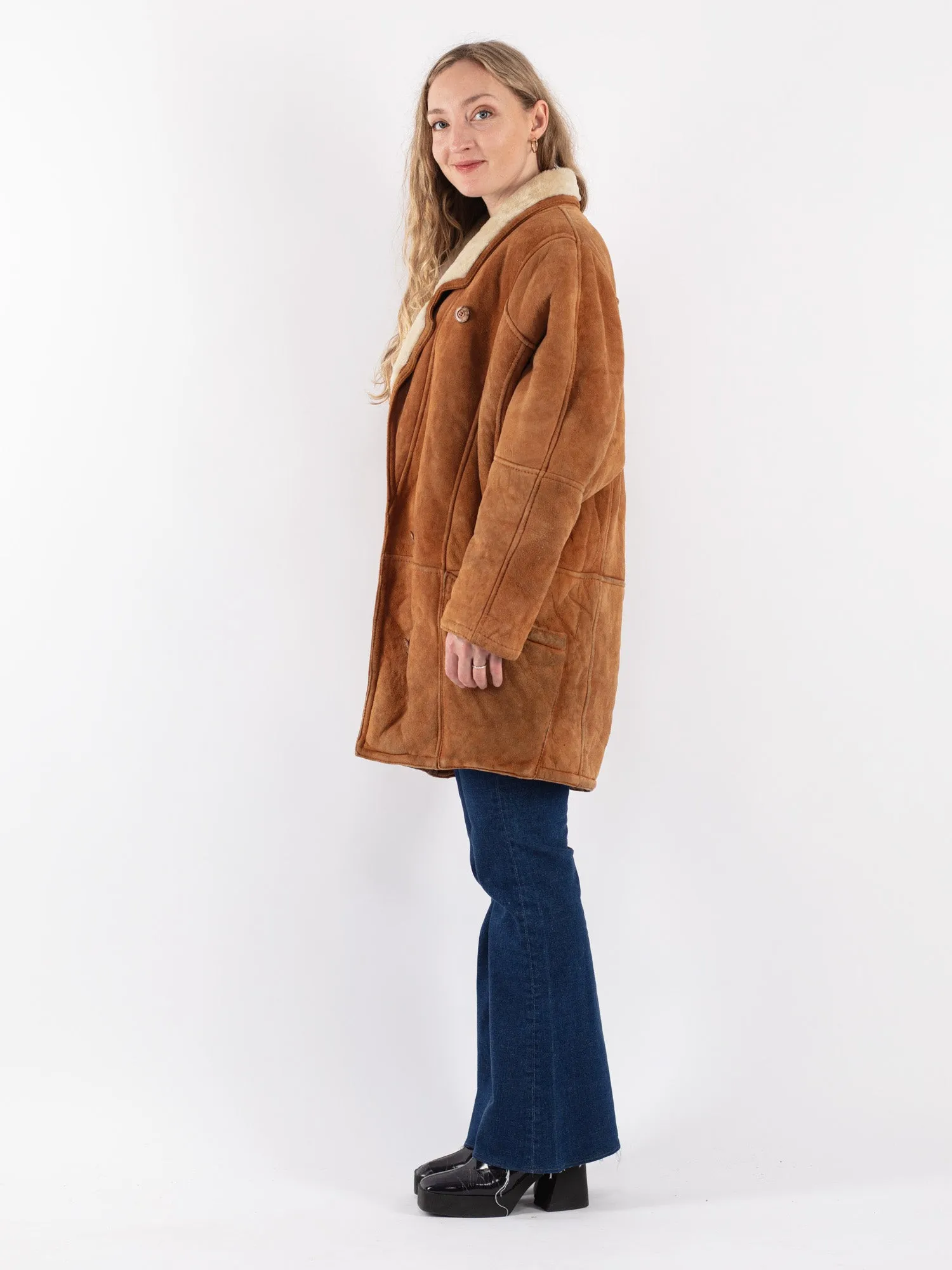 Vintage 90's Women Oversized Sheepskin Coat in Brown