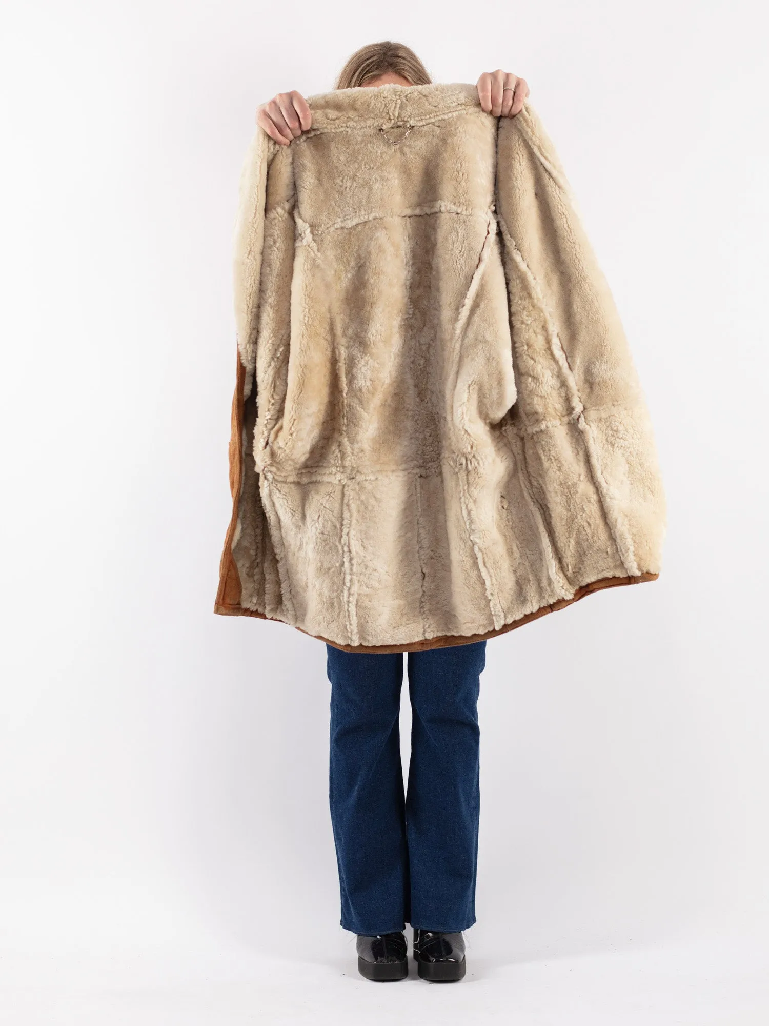 Vintage 90's Women Oversized Sheepskin Coat in Brown