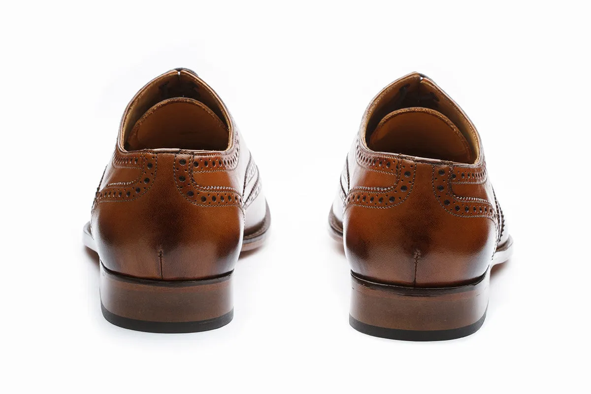 WINGCAP BROGUE OXFORD WITH MEDALLION- TAN