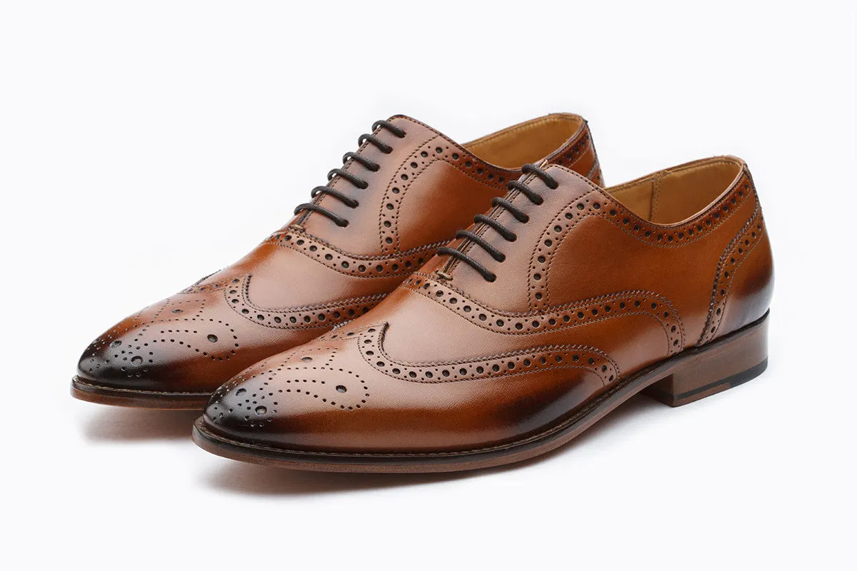 WINGCAP BROGUE OXFORD WITH MEDALLION- TAN