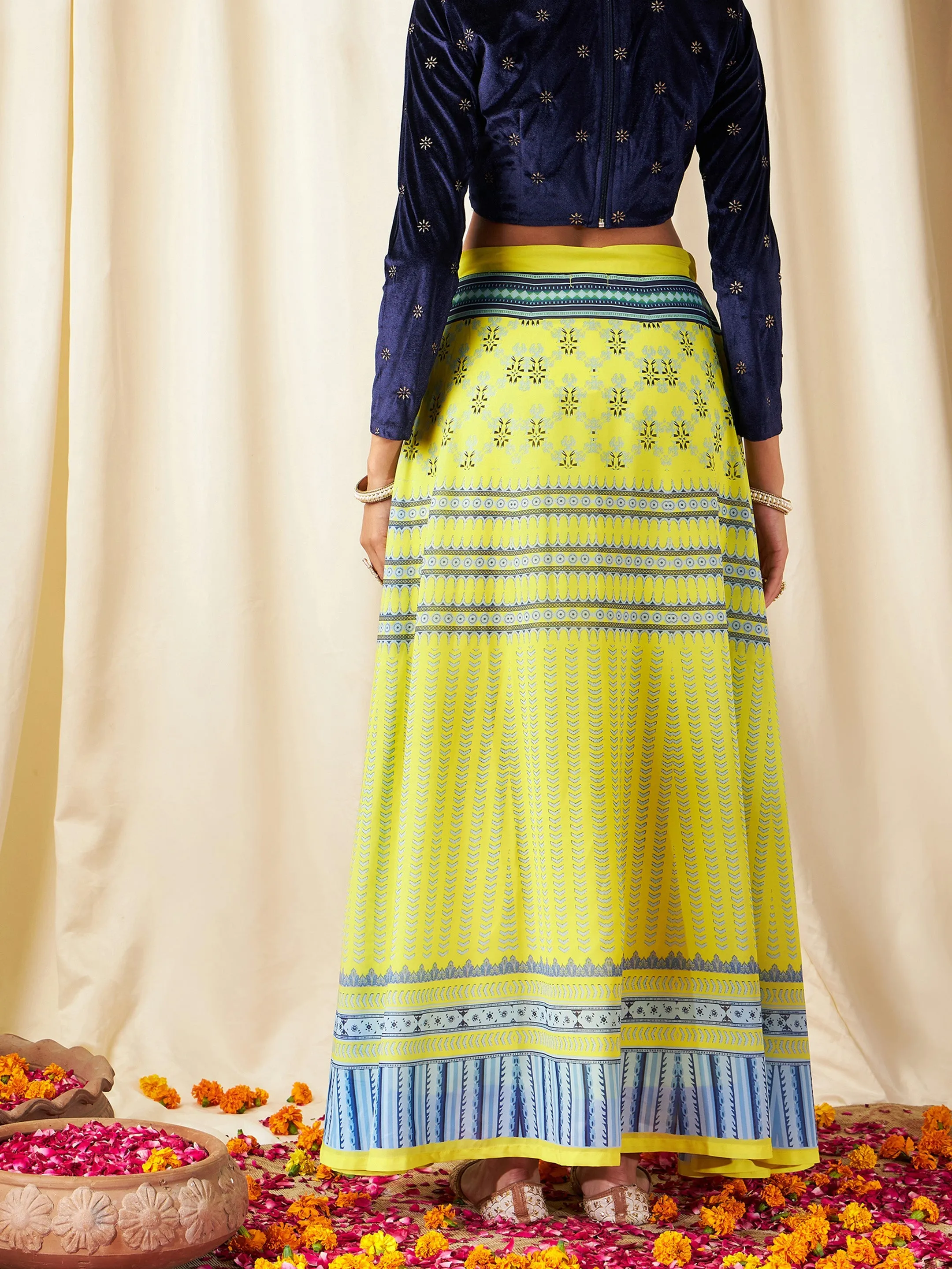 Women Yellow Geometric Bias Flared Skirt