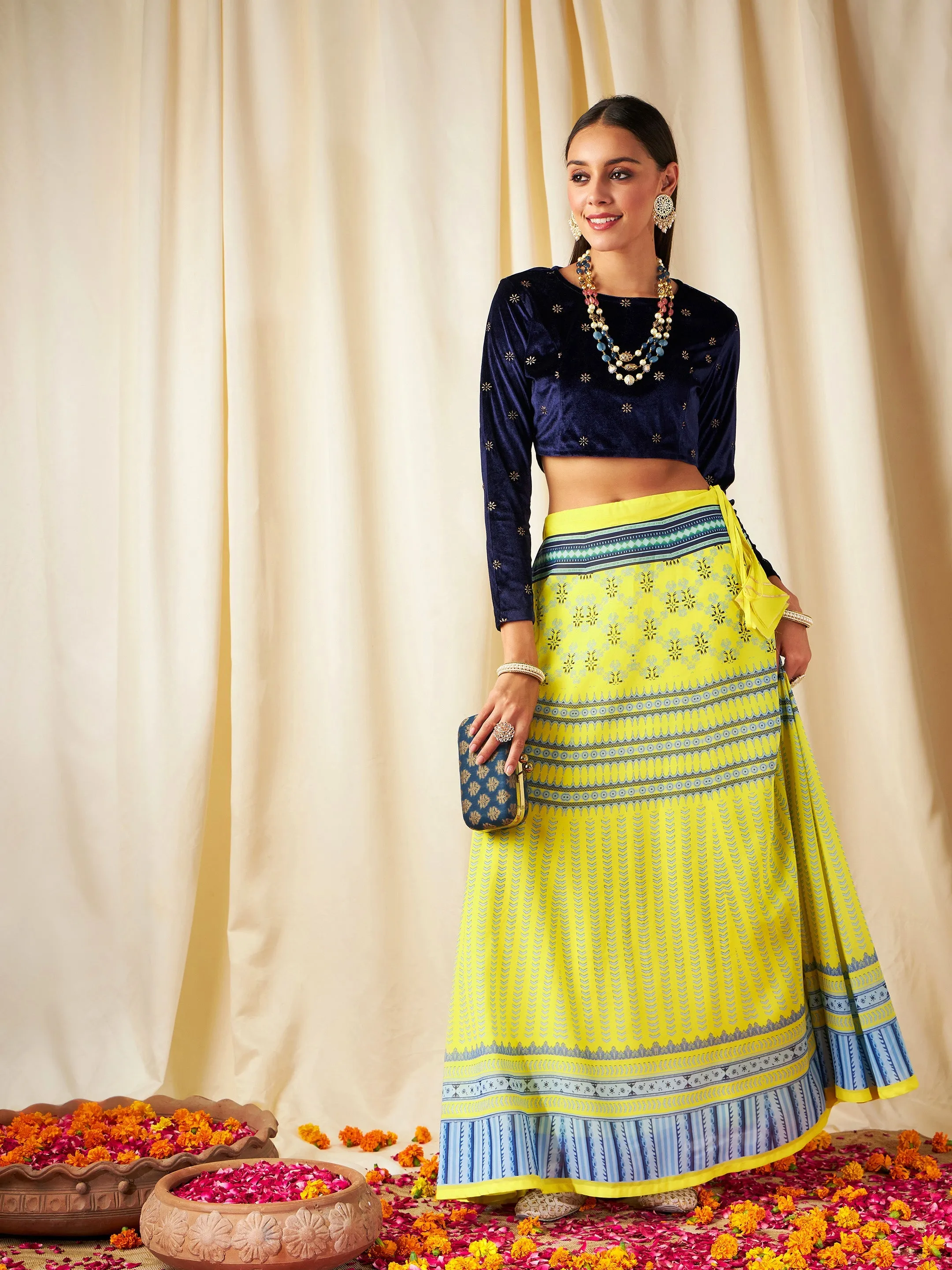 Women Yellow Geometric Bias Flared Skirt